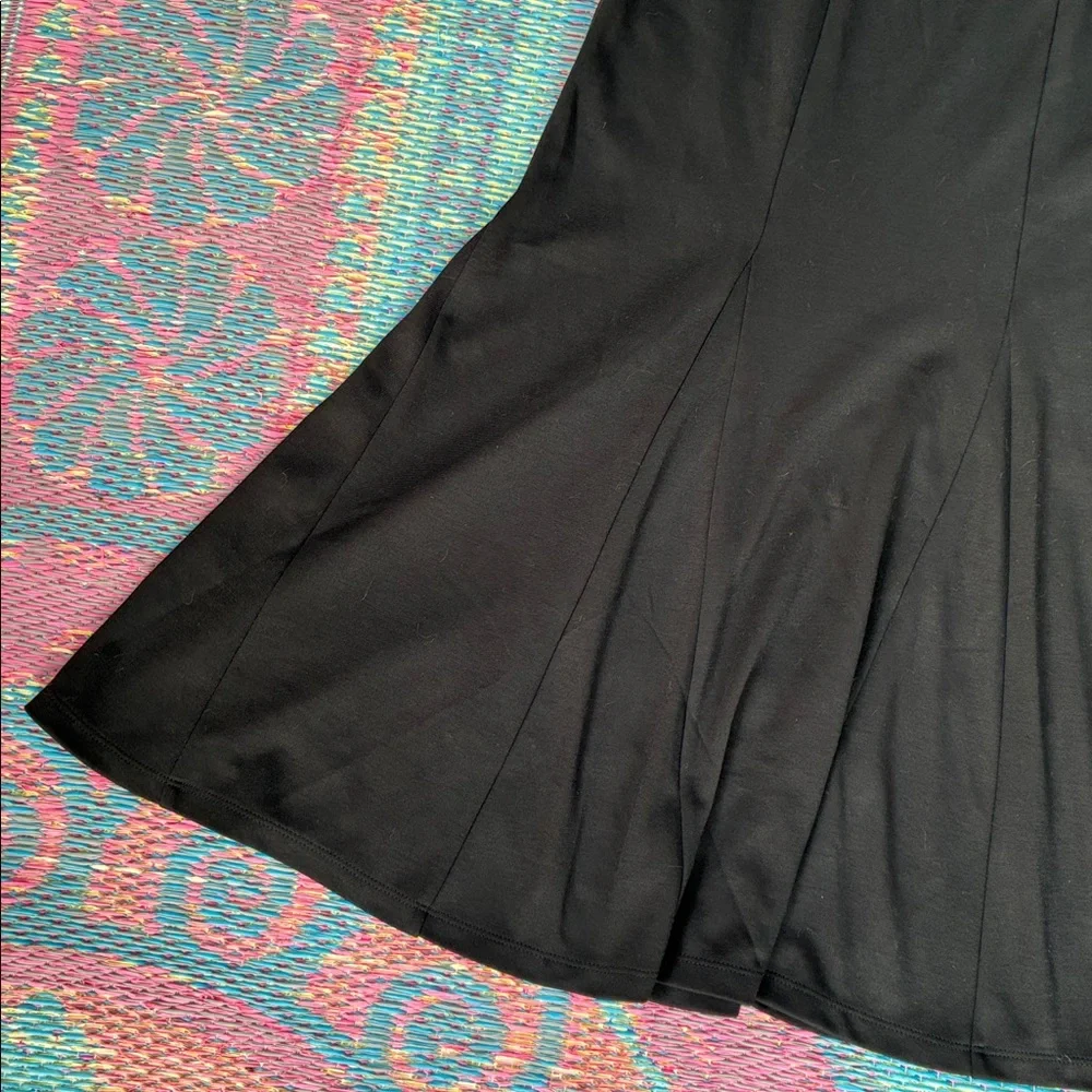 Susan Graver pretty black midi skirt size medium